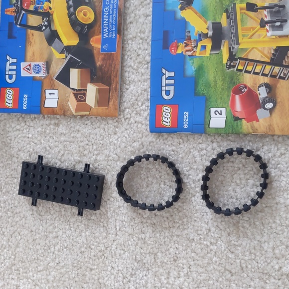 LEGO City Construction Bulldozer Set #60252 - Picture 4 of 8
